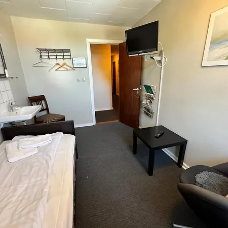 Hotel &