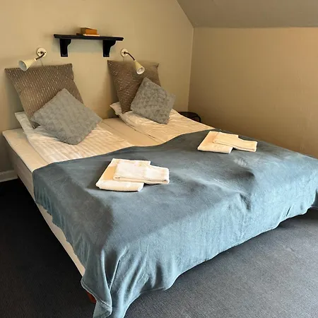 Hotel &